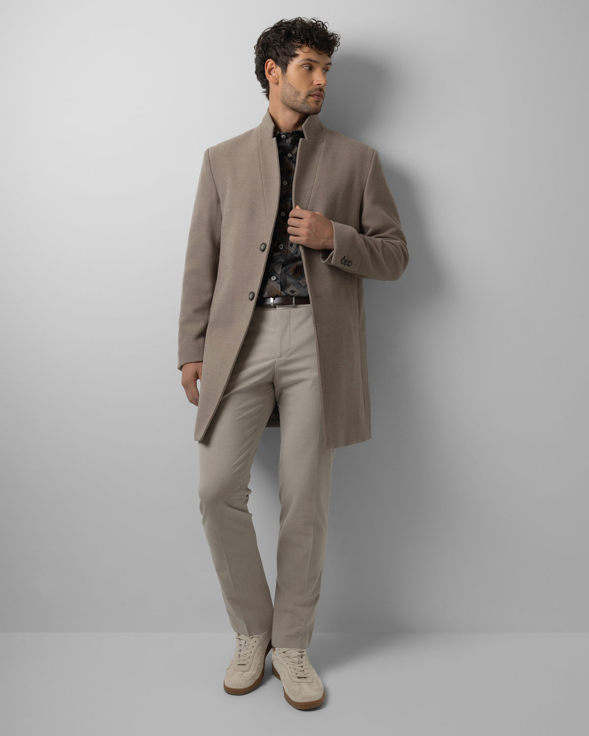 Holden - Inverted Collar Coat