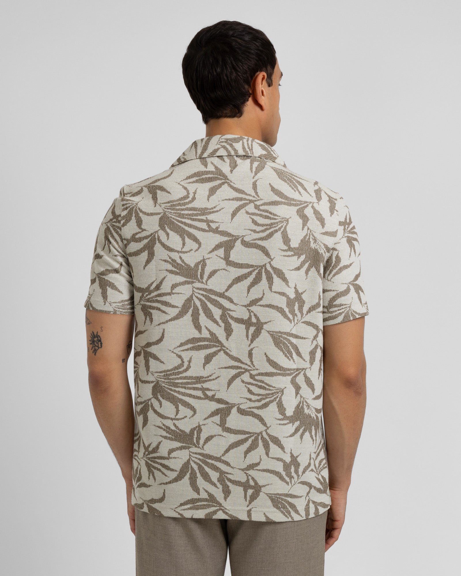 Oval - Leaf Jacquard Short Sleeve Shirt