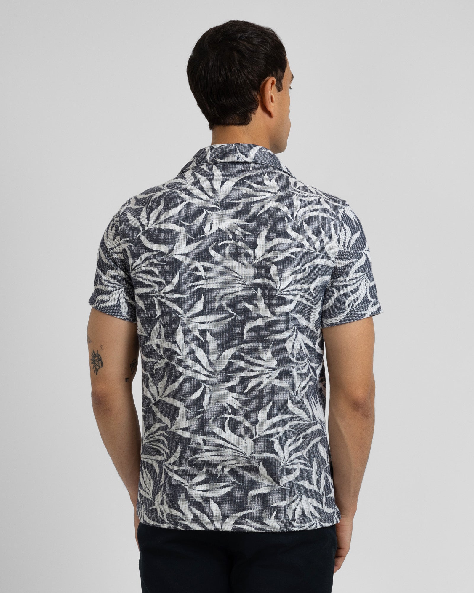 Oval - Leaf Jacquard Short Sleeve Shirt