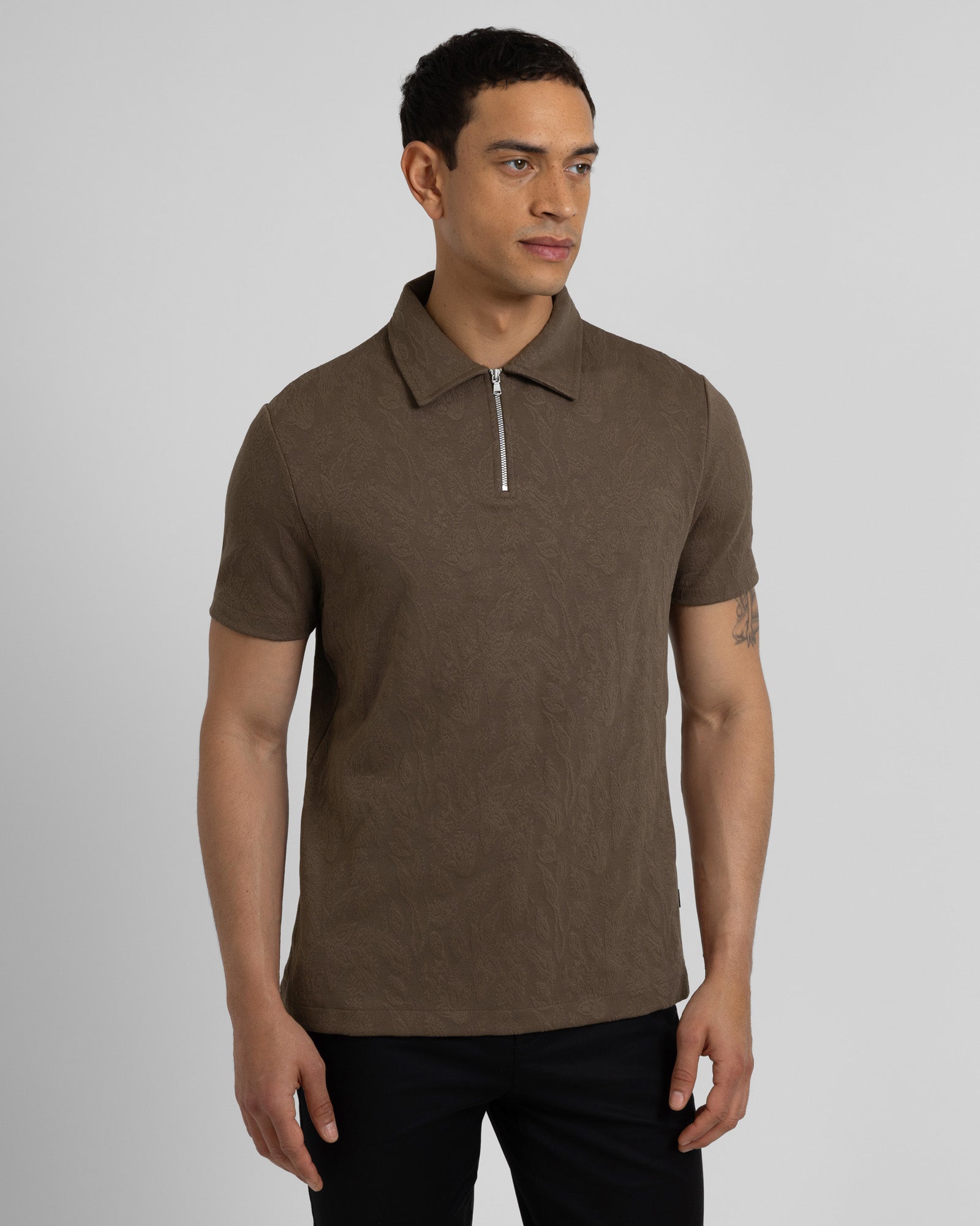 【新品】Pedestal polo tee jellyyabashi Steel & Jelly Men's Regular Fit Norwood Leaf Textured Polo Shirt