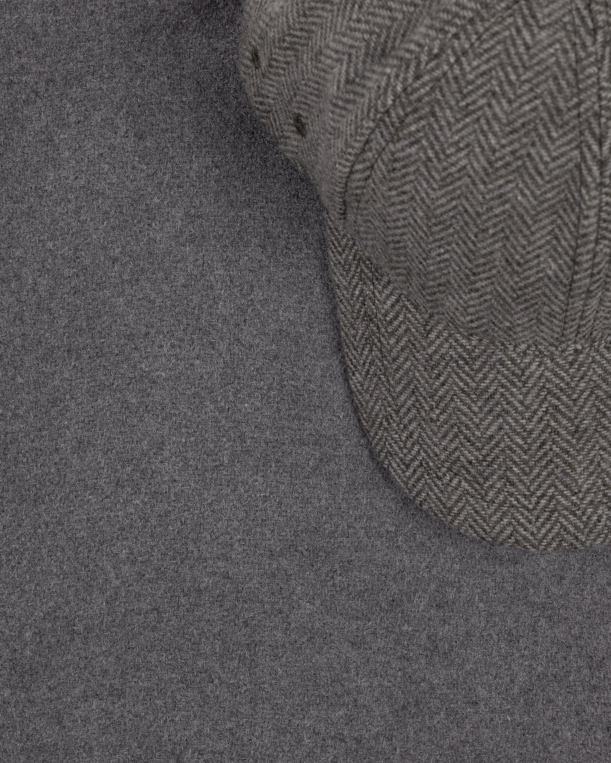 Barford – Grey Herringbone Cap and Scarf Set