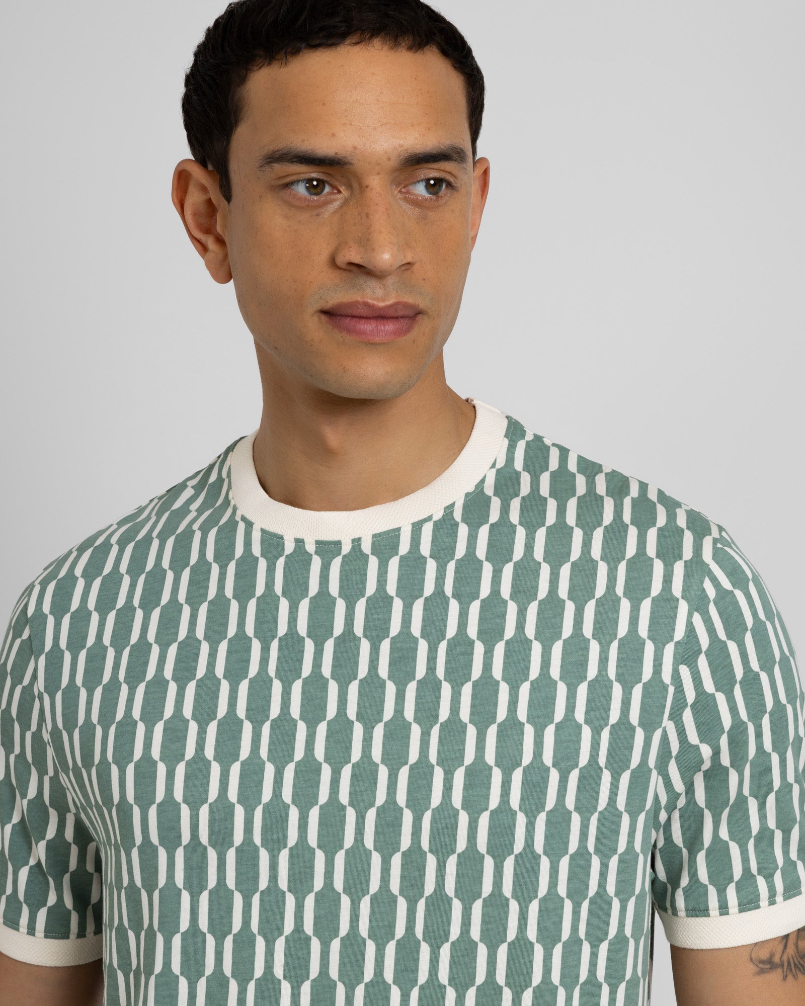 Thirza - Retro Geometric Printed T-Shirt