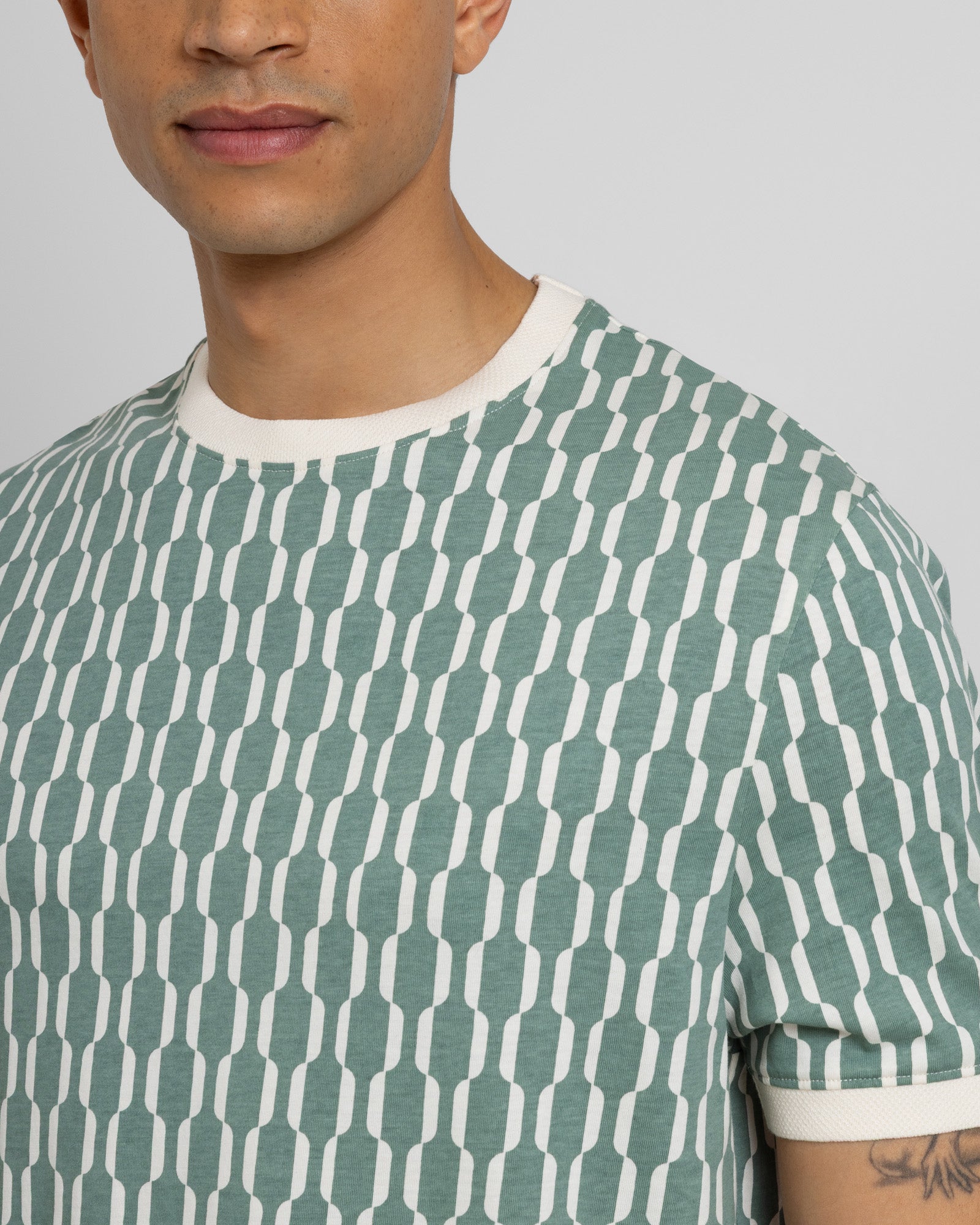 Thirza - Retro Geometric Printed T-Shirt